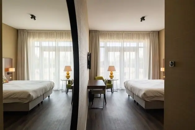Luxury Oda