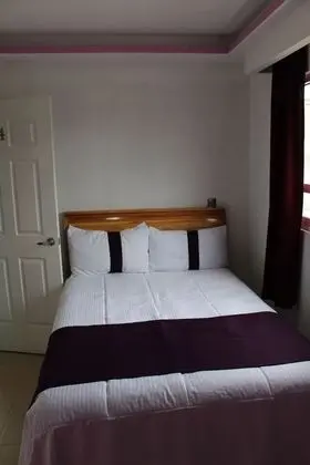 Classic Single Room 1 King bed