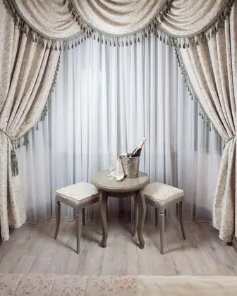 Luxury Tek Büyük Yataklı Oda