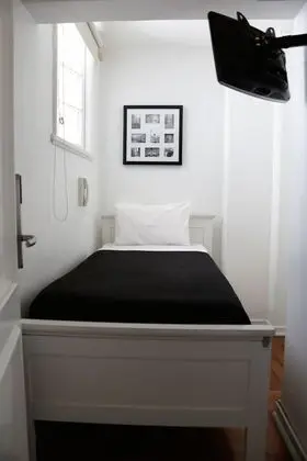 Üç Kişilik Oda