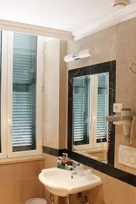 Standard Tek Büyük veya İki Ayrı Yataklı Oda