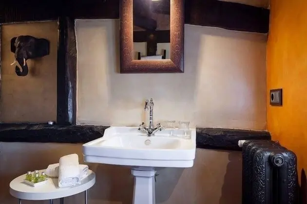 Economy Tek Büyük Yataklı Oda