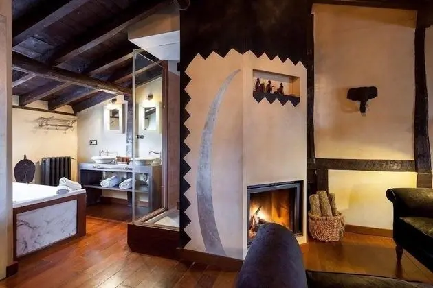 Junior Stüdyo Süit, Şömine