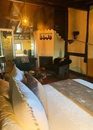 Junior Stüdyo Süit, Şömine