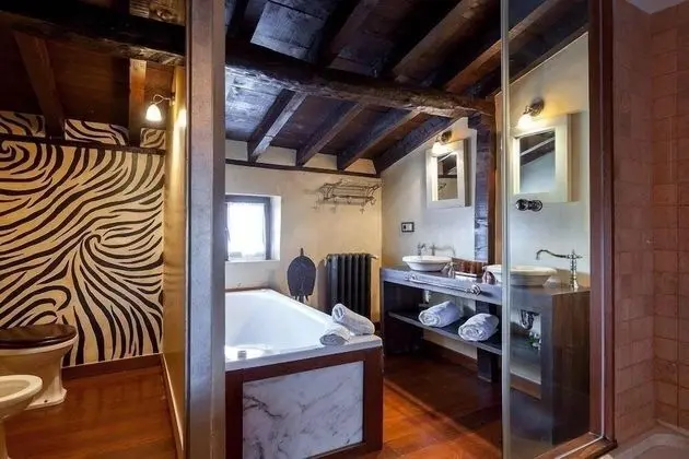 Junior Stüdyo Süit, Şömine