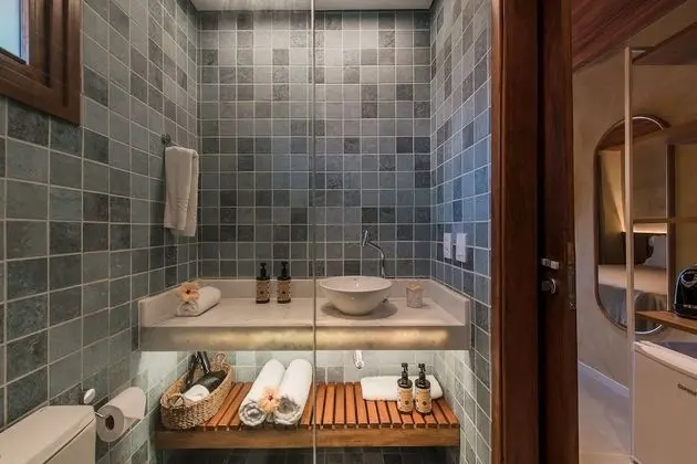 Traditional Tek Büyük Yataklı Oda