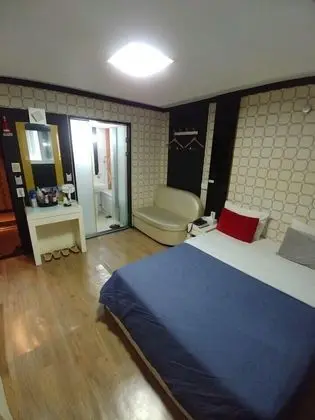 Standard Tek Büyük Yataklı Oda