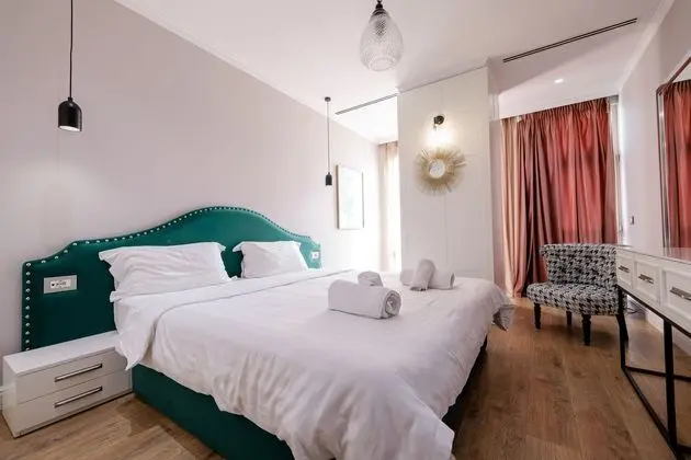 Deluxe Tek Büyük Yataklı Oda