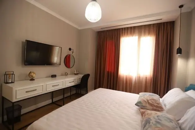 Deluxe Tek Büyük Yataklı Oda