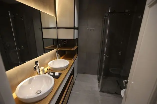 Deluxe Tek Büyük Yataklı Oda