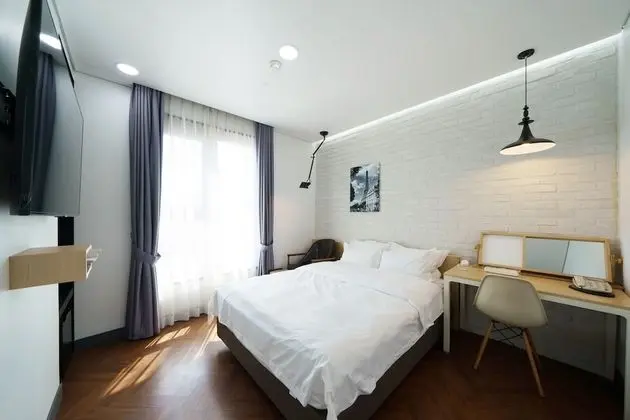 Standard Oda (Netflix Available in Some Rooms)