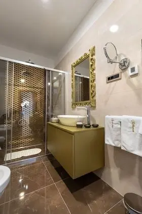 Deluxe Tek Büyük Yataklı Oda