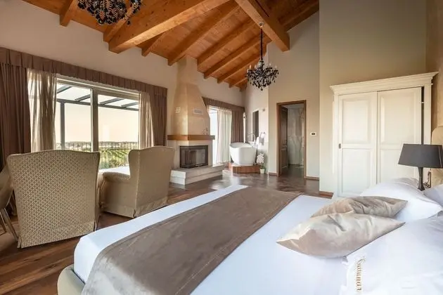 Villanova Suite Deluxe with sea view