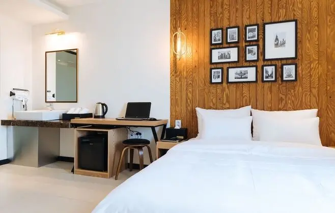 Deluxe Tek Büyük Yataklı Oda