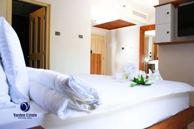 Deluxe Süit, 1 Yatak Odası, Veranda, Avlu Manzaralı