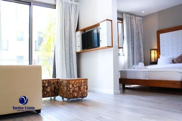 Deluxe Süit, 1 Yatak Odası, Veranda, Avlu Manzaralı