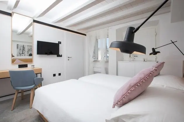 Deluxe Tek Büyük veya İki Ayrı Yataklı Oda