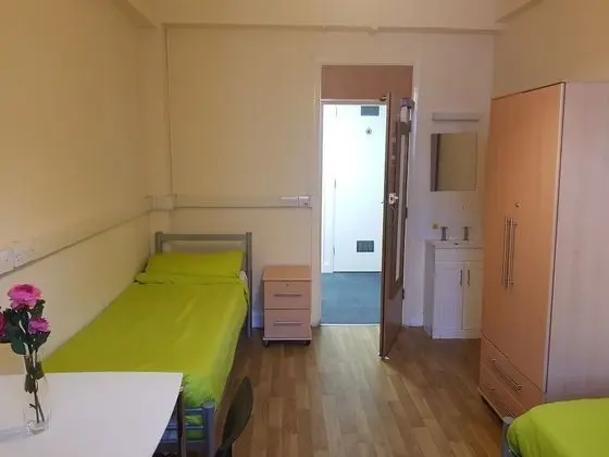 Ortak Ranzalı Oda, Sadece kadınlar için