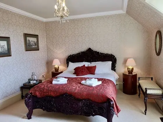 Tek Büyük Yataklı Oda, Banyolu/Duşlu, Bahçe Manzaralı (Rococo Room)