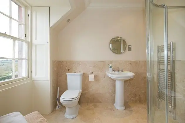 Tek Büyük Yataklı Oda, Banyolu/Duşlu, Bahçe Manzaralı (Rococo Room)