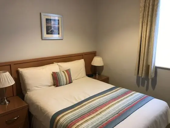 Tek Büyük Yataklı Oda, Banyolu/Duşlu (B&B)