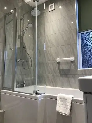 Tek Büyük Yataklı Oda, Banyolu/Duşlu (B&B)