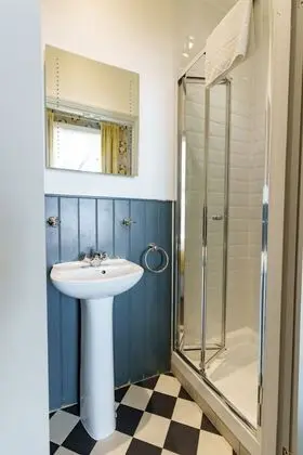 Tek Büyük Yataklı Oda, Banyolu/Duşlu