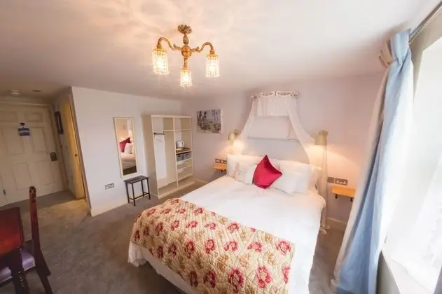 Tek Büyük Yataklı Oda