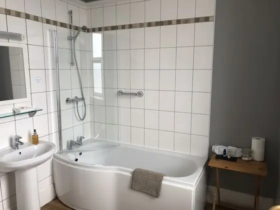 Basic Tek Büyük Yataklı Oda, 1 Çift Kişilik Yatak, Sigara İçilmez, Banyolu/Duşlu