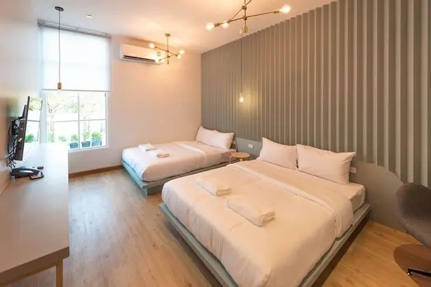 Family Quadruple Room with Shared Bathroom