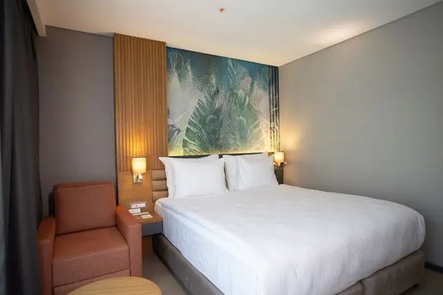 https://images.etstur.com/imgproxy/resize/2560x1440/files/images/hotelImages/etsrooms/516029/Boyalik_Beach_Palms_Hotel_20241216110716_8.jpg