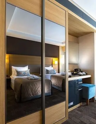 https://imagessl.etstur.com/files/images/hotelImages/TR/50586/l/Boyalik-Beach-Hotel---Spa-Oda-34222.jpg