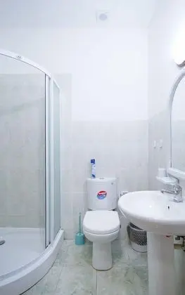 Economy Tek Büyük veya İki Ayrı Yataklı Oda