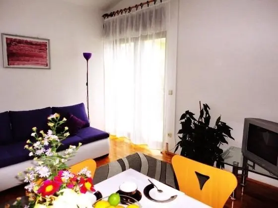 Apart Daire (Božana - with parking - A2(2+2))
