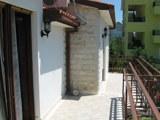Apart Daire (Božana - with parking - A2(2+2))