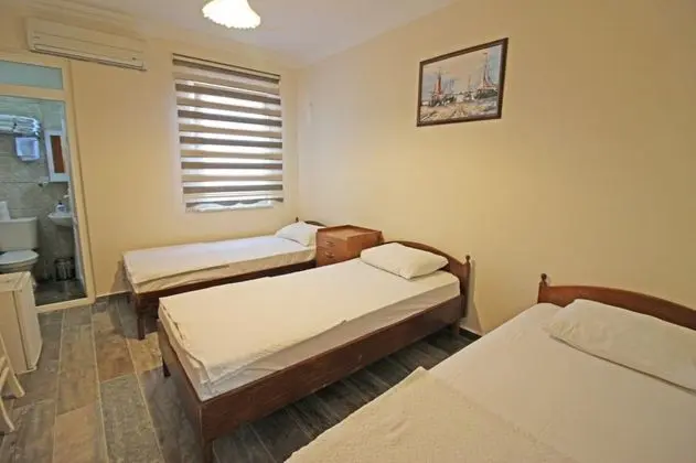 Ekonomik Üç Kişilik Oda, Manzarasız