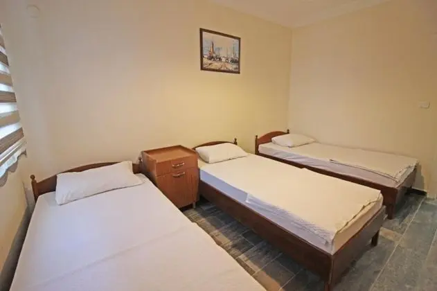 Ekonomik Üç Kişilik Oda, Manzarasız