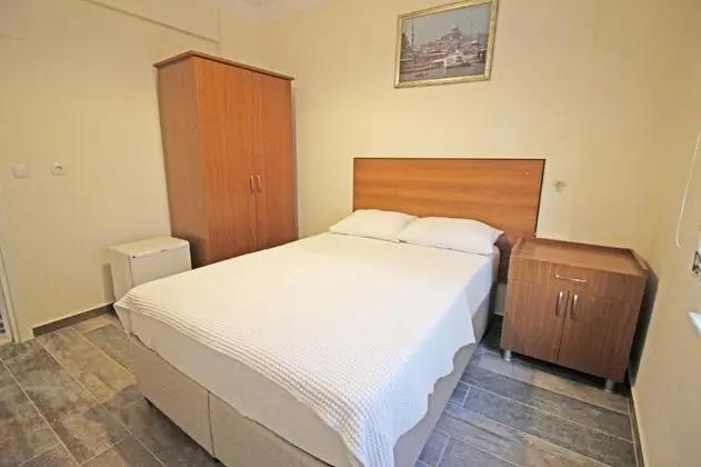 Standart Oda, Sokak Manzaralı