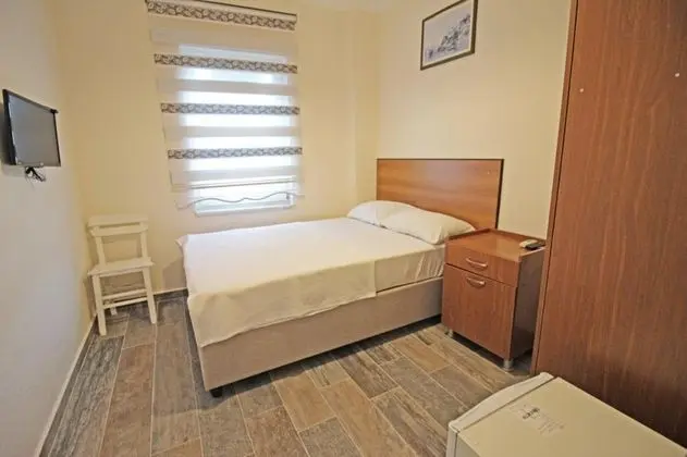 Standart Oda, Sokak Manzaralı