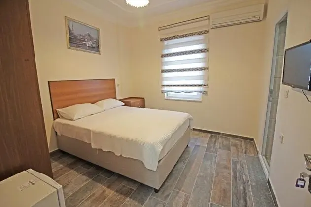 Standart Oda, Sokak Manzaralı