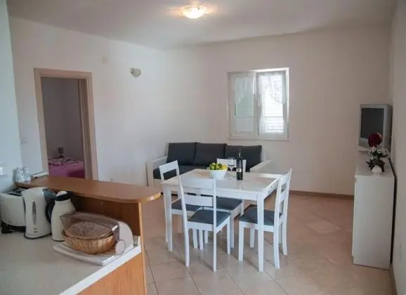 Apart Daire (Boze - 100 m from sea - A1(2+2))
