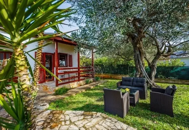 Ev (Božena - nice garden - H(2+1))