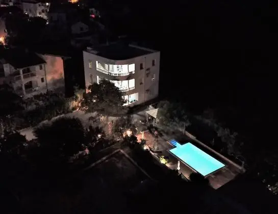 Apart Daire (Bozi - with pool - A3 I kat(4))