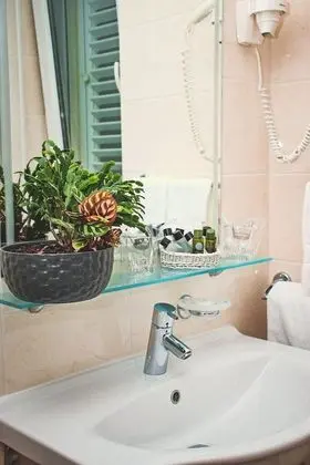 Tek Büyük Yataklı Oda, Balkon, Deniz Manzaralı