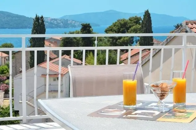 Apart Daire (Bozo - amazing terrace and sea view -)