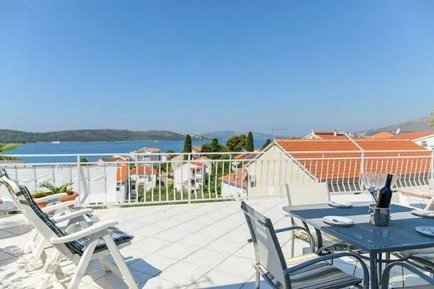 Apart Daire (Bozo - amazing terrace and sea view -)