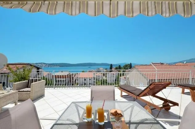 Apart Daire (Bozo - amazing terrace and sea view -)