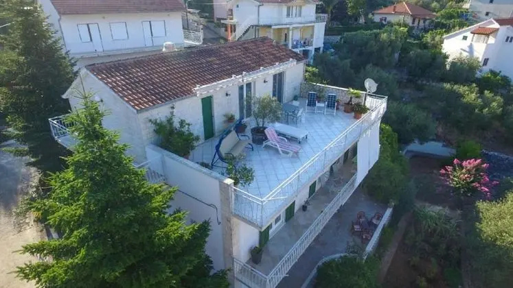 Apart Daire (Bozo - amazing terrace and sea view -)