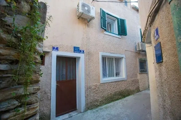 Apart Daire (Božo - in centre - A1(3+1))