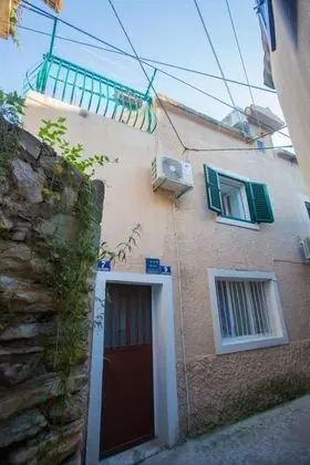 Apart Daire (Božo - in centre - A1(3+1))